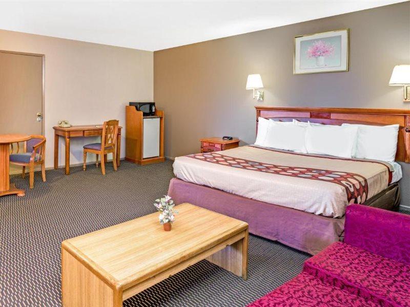 Super 8 By Wyndham Upland Ontario Ca Hotel Ngoại thất bức ảnh