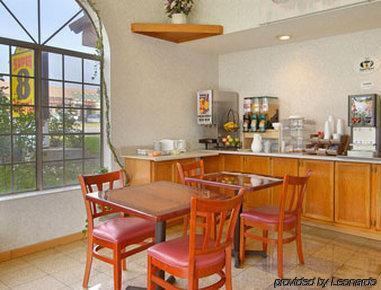 Super 8 By Wyndham Upland Ontario Ca Hotel Nhà hàng bức ảnh